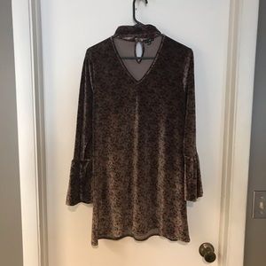 Velour bell sleeve dress with banded collar